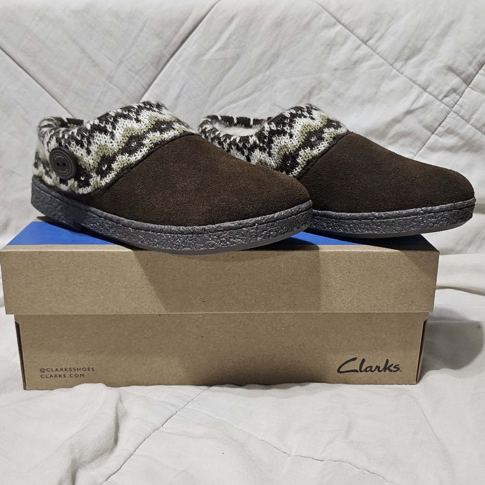 Clarks Suede Women's Sweater Clogs Slippers Sz 8